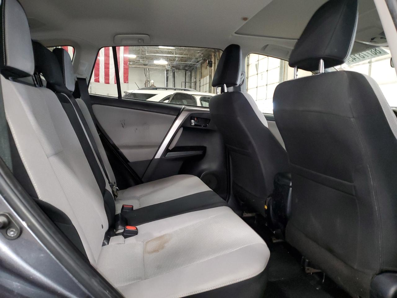 2017 Toyota RAV 4 - Image 11