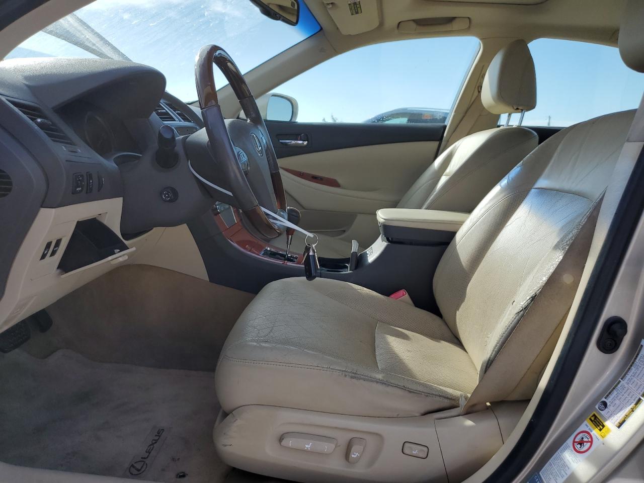 2010 Lexus ES - Image 7