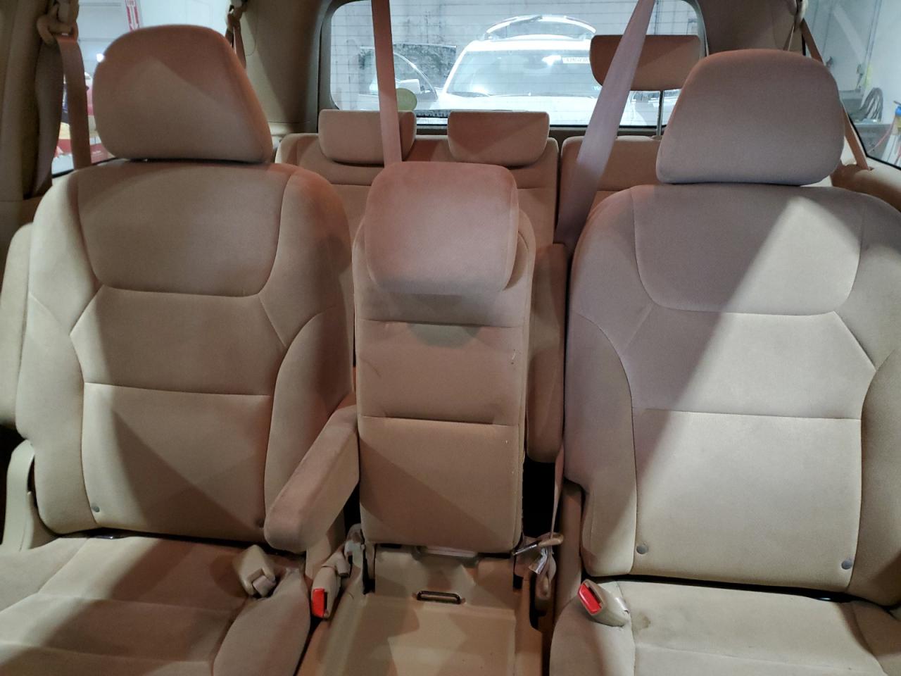 2005 Honda Odyssey - Image 10