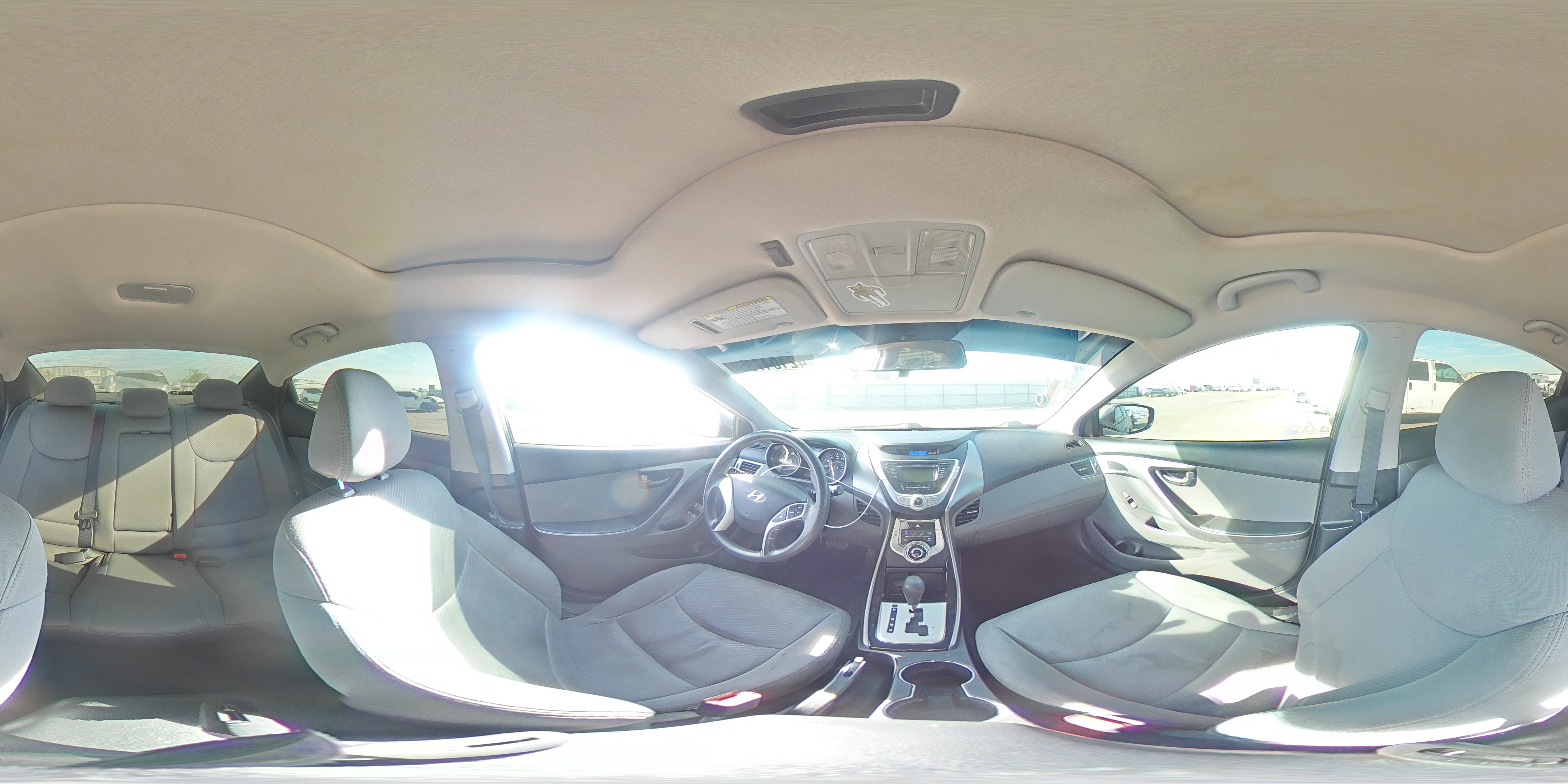 2011 Hyundai Elantra - Image 12