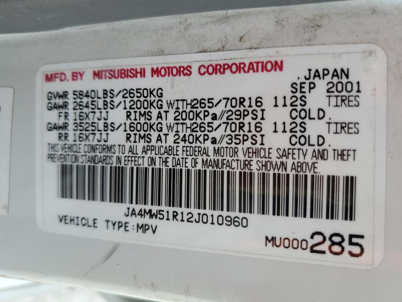 2002 Mitsubishi Montero - Image 13