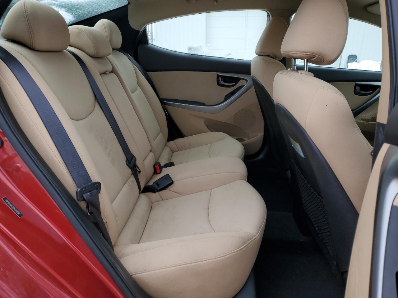2013 Hyundai Elantra - Image 11