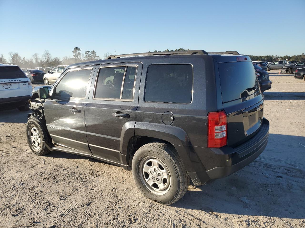 2014 Jeep Liberty (Patriot) - Image 2