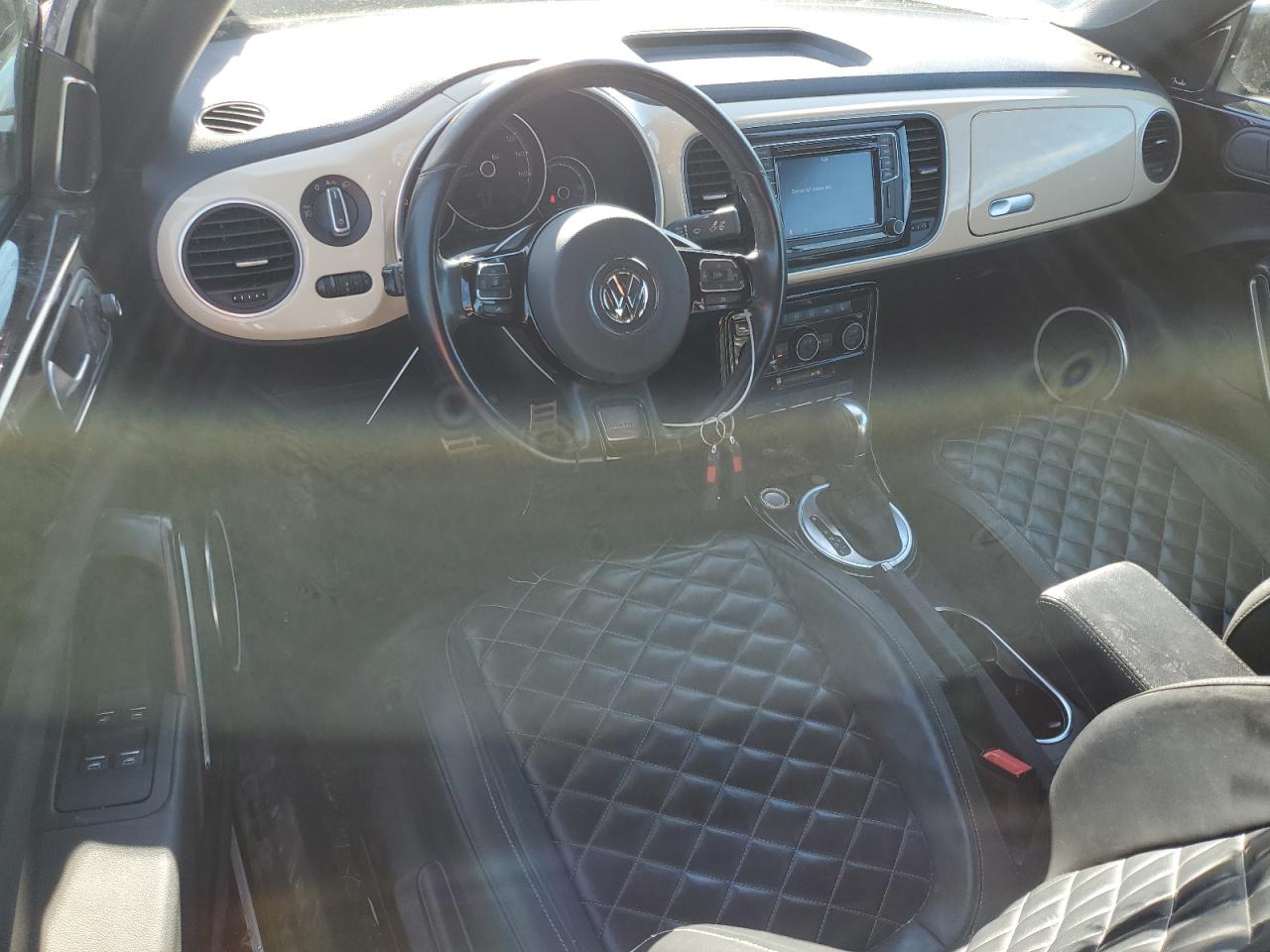 2019 Volkswagen Beetle - Image 8