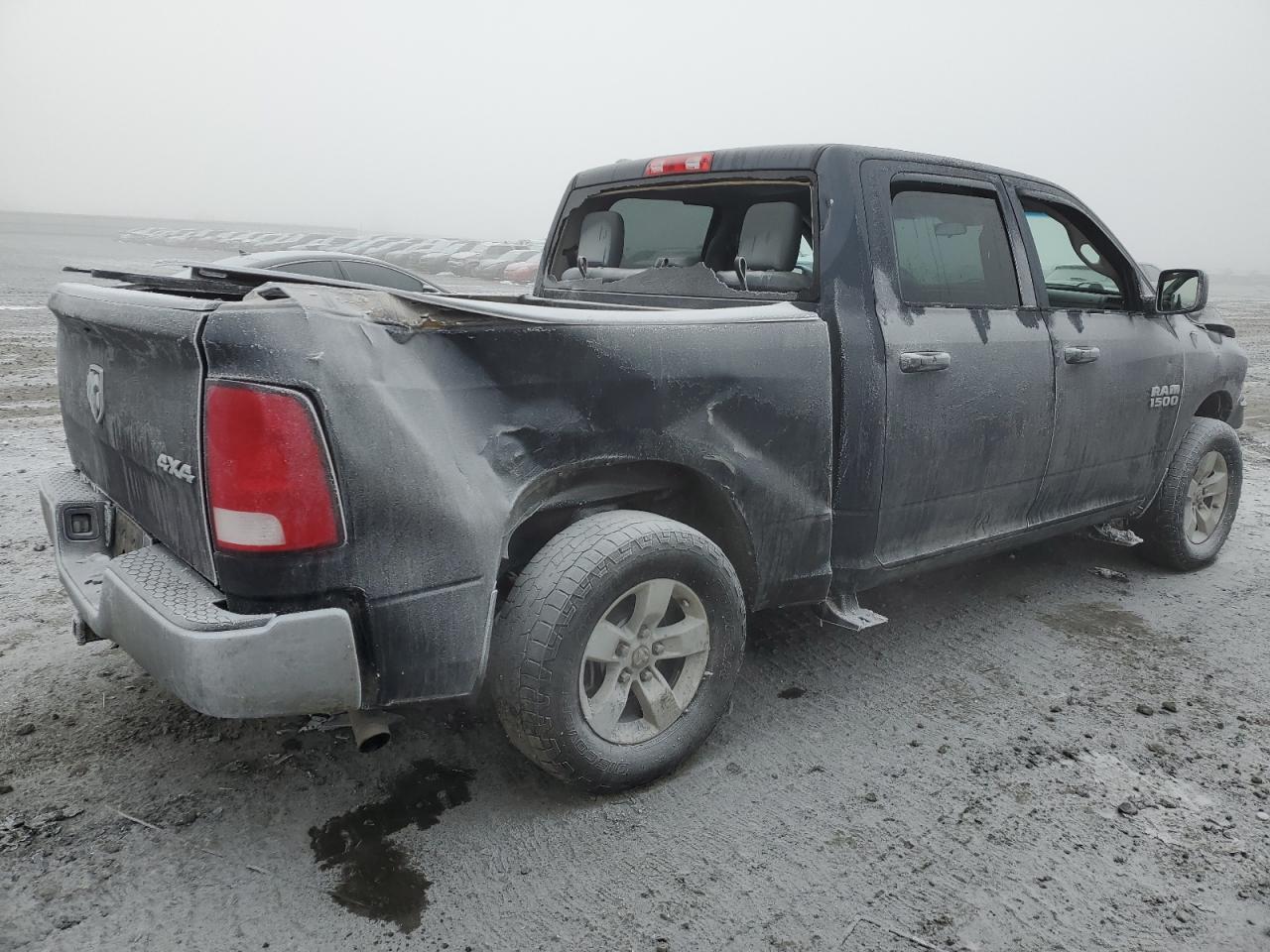 2016 RAM 1500 - Image 3