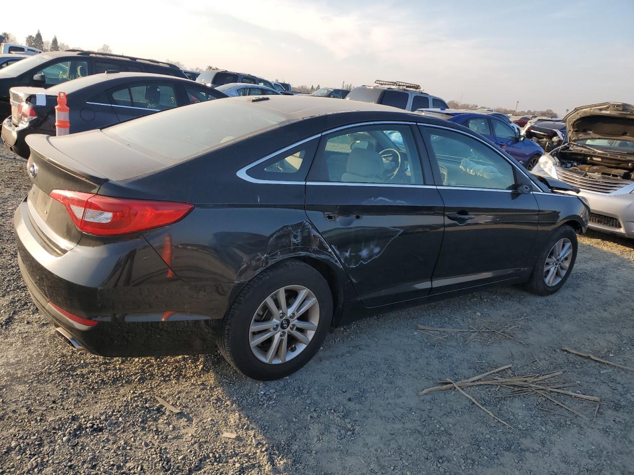 2016 Hyundai Sonata - Image 3