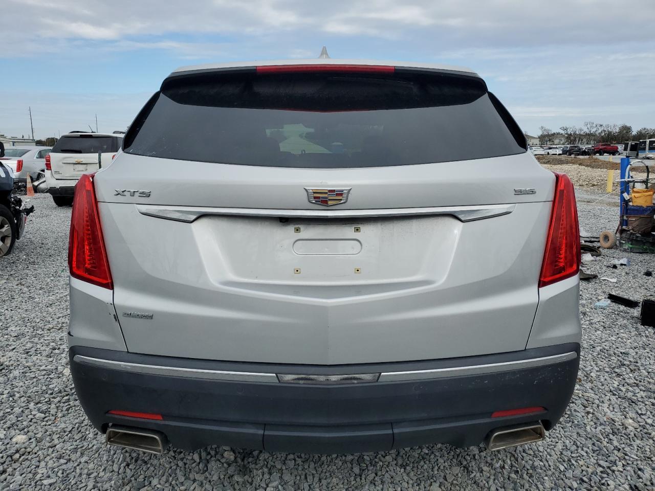 2017 Cadillac XT5 - Image 6