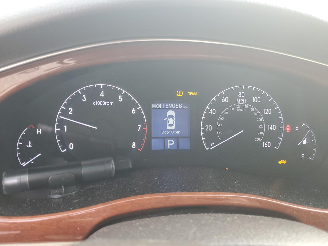 2014 Hyundai Genesis - Image 9