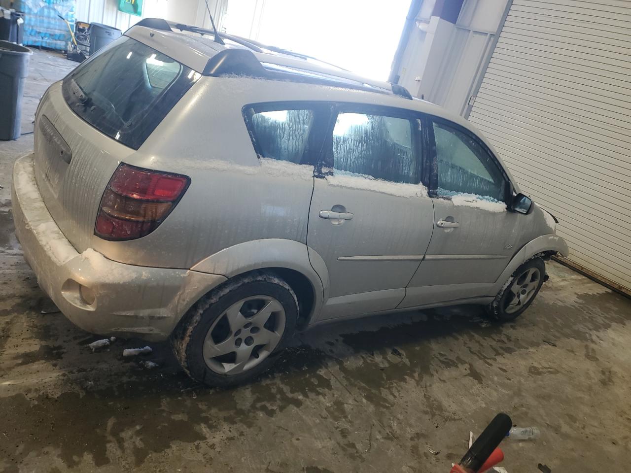 2004 Pontiac Vibe - Image 3
