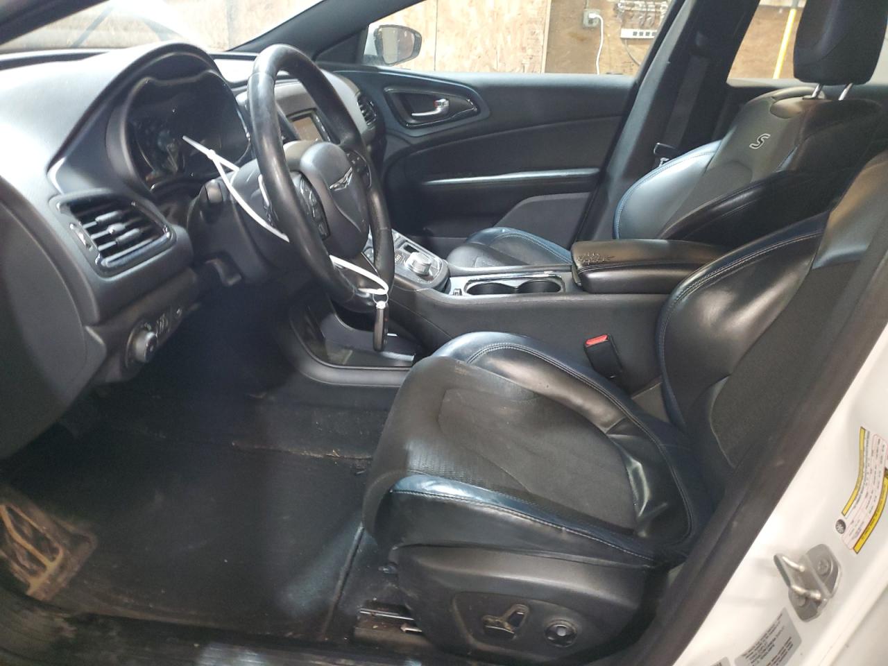 2015 Chrysler 200 - Image 7