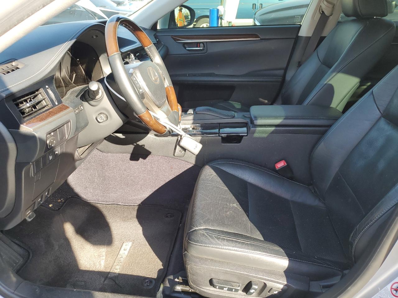 2013 Lexus ES - Image 7