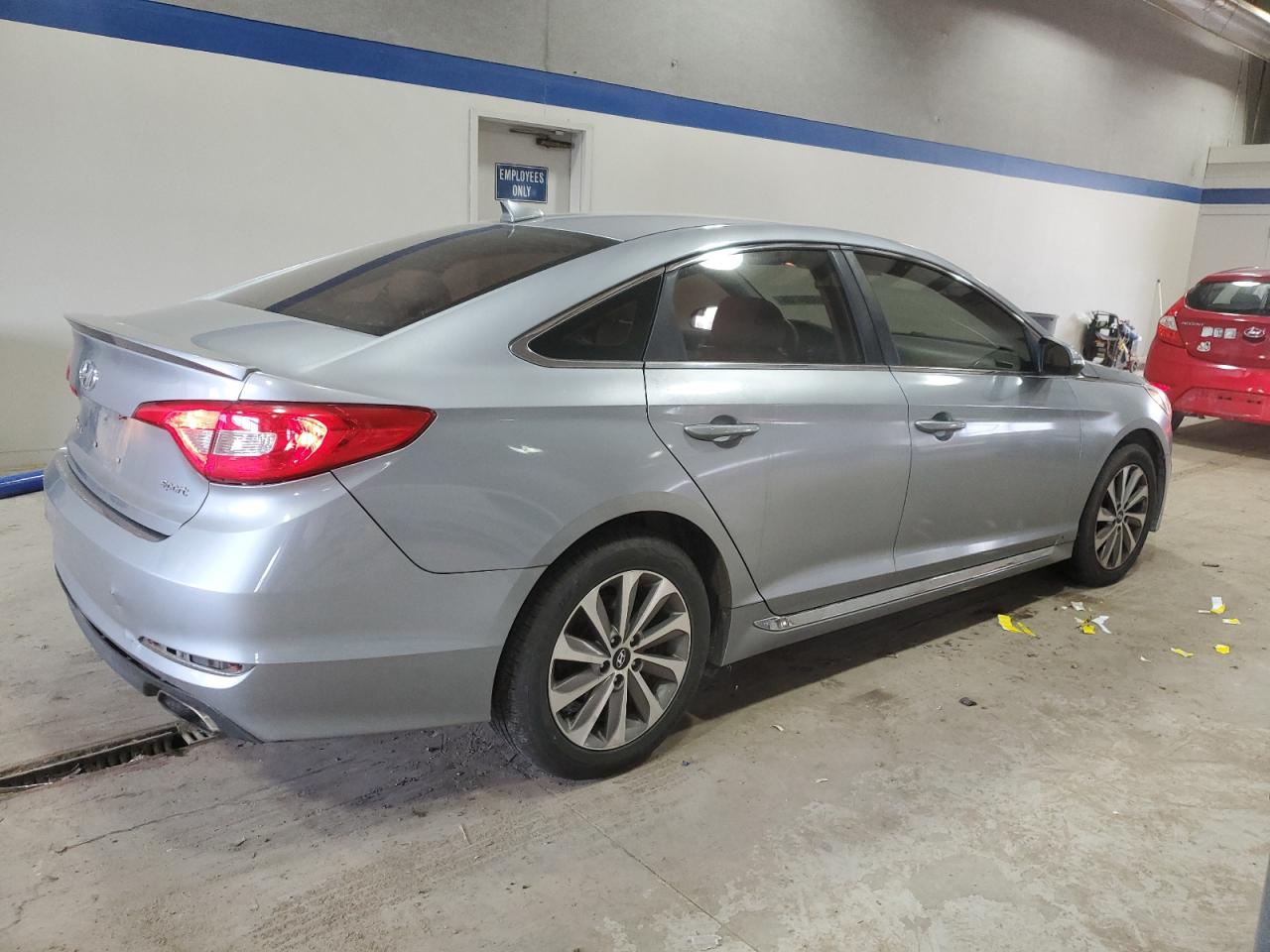 2015 Hyundai Sonata - Image 3