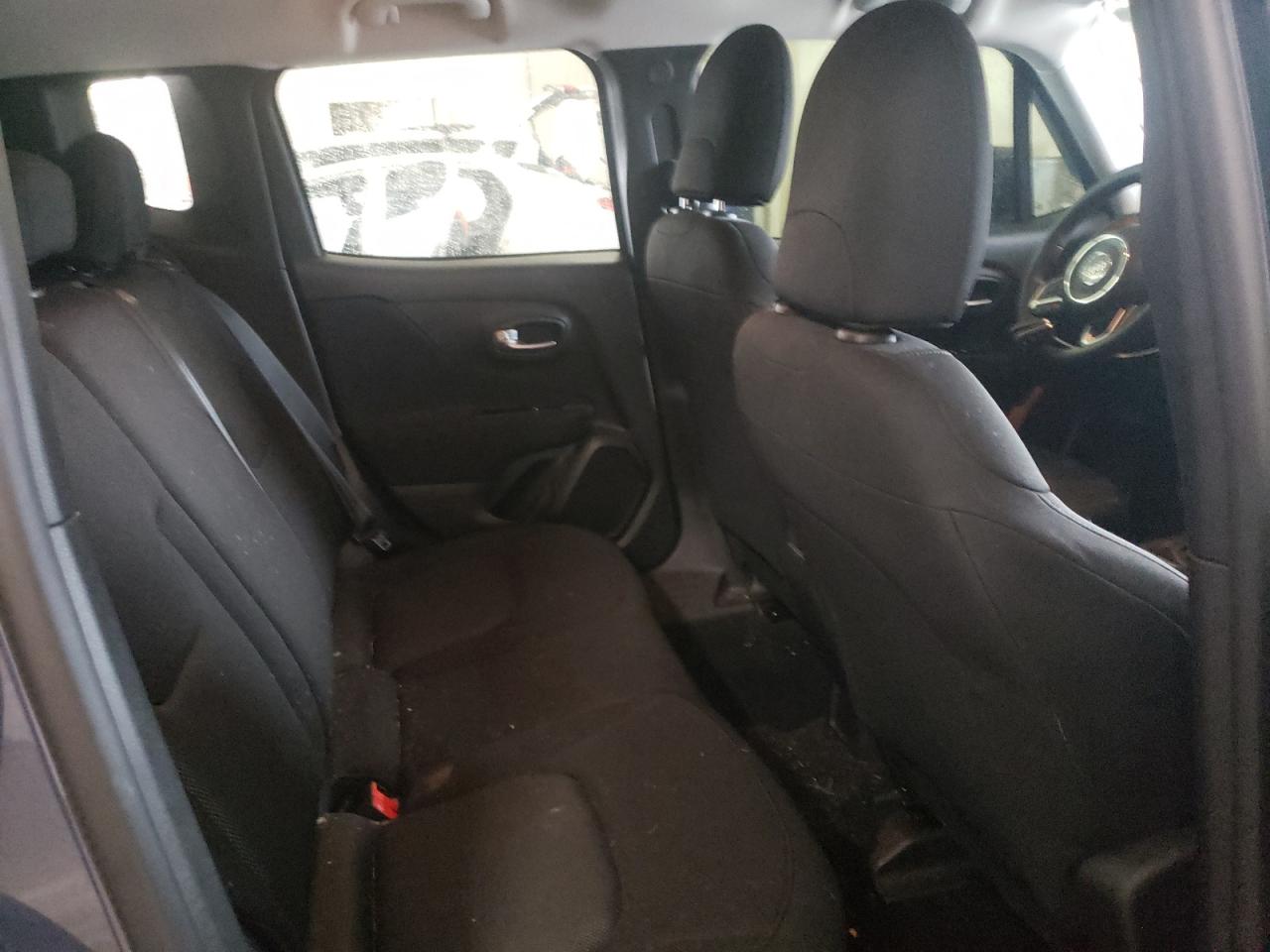 2020 Jeep Renegade - Image 11