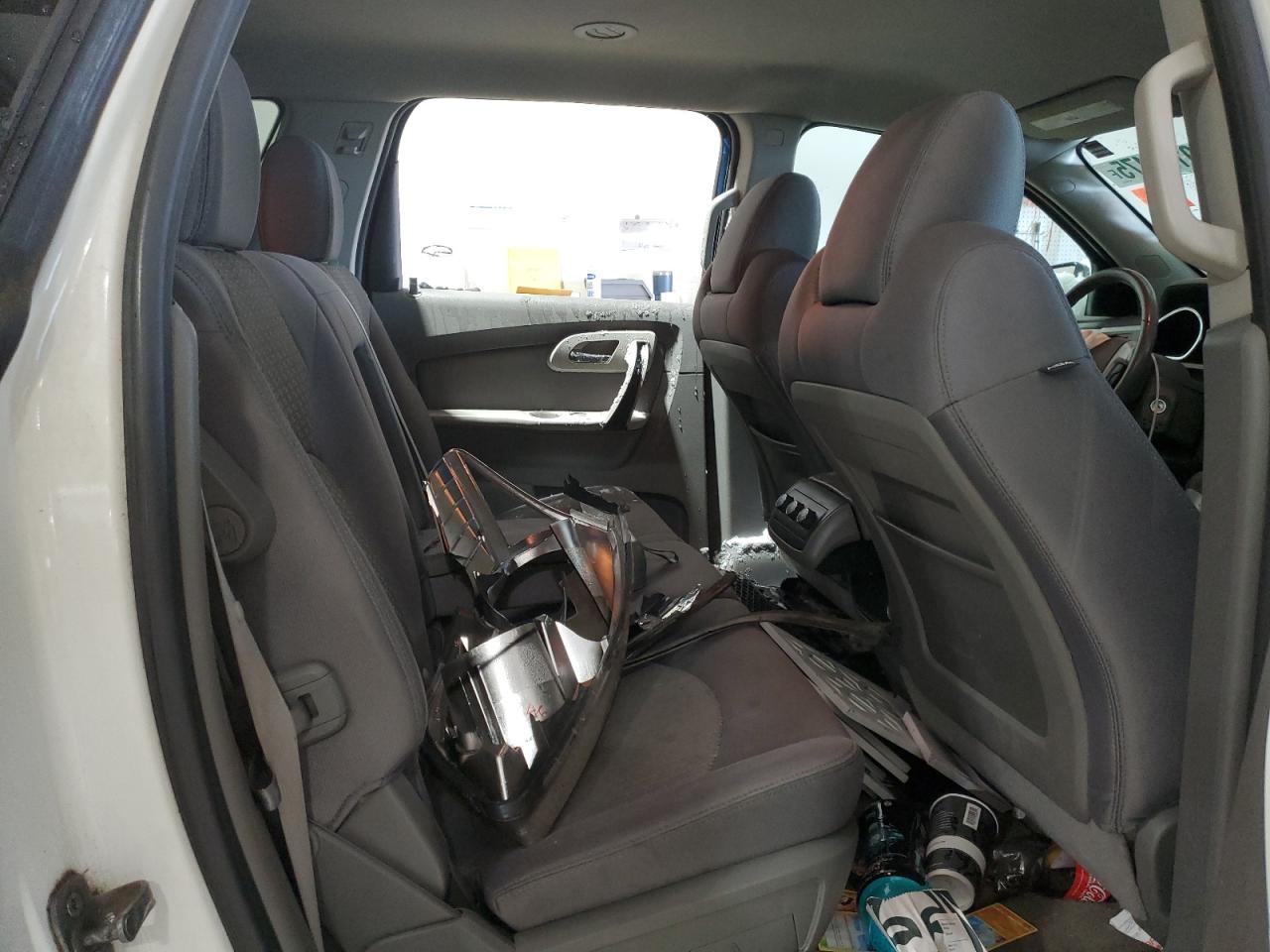 2011 Chevrolet Traverse - Image 11