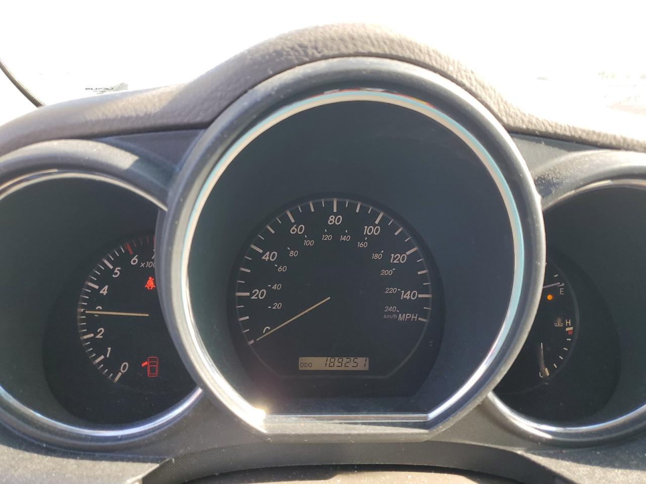 2004 Lexus RX - Image 9