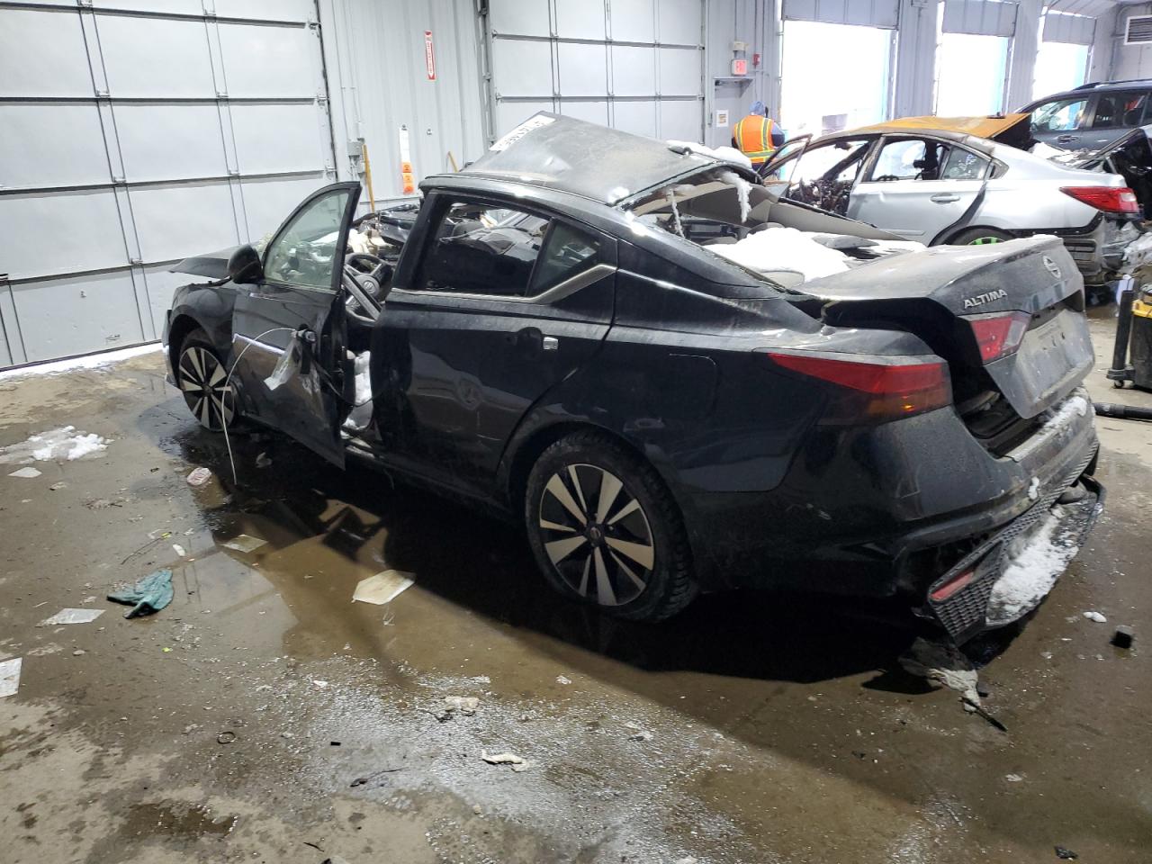 2019 Nissan Altima - Image 2