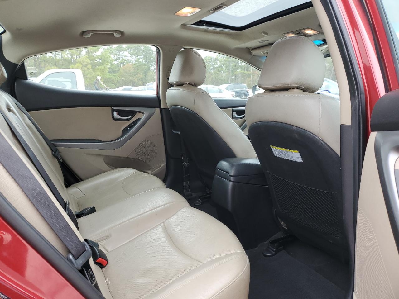 2014 Hyundai Elantra - Image 10