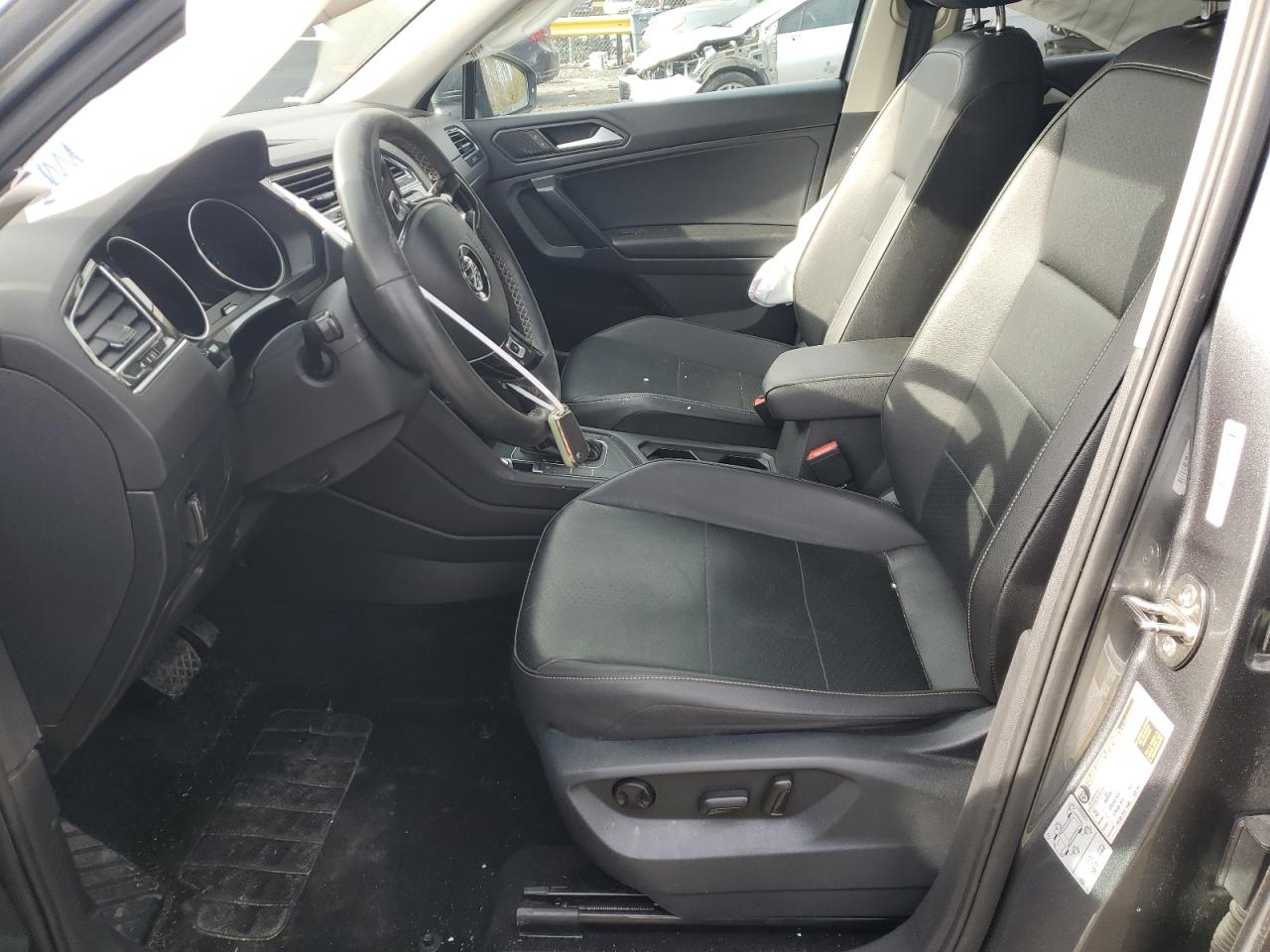 2021 Volkswagen Tiguan - Image 7