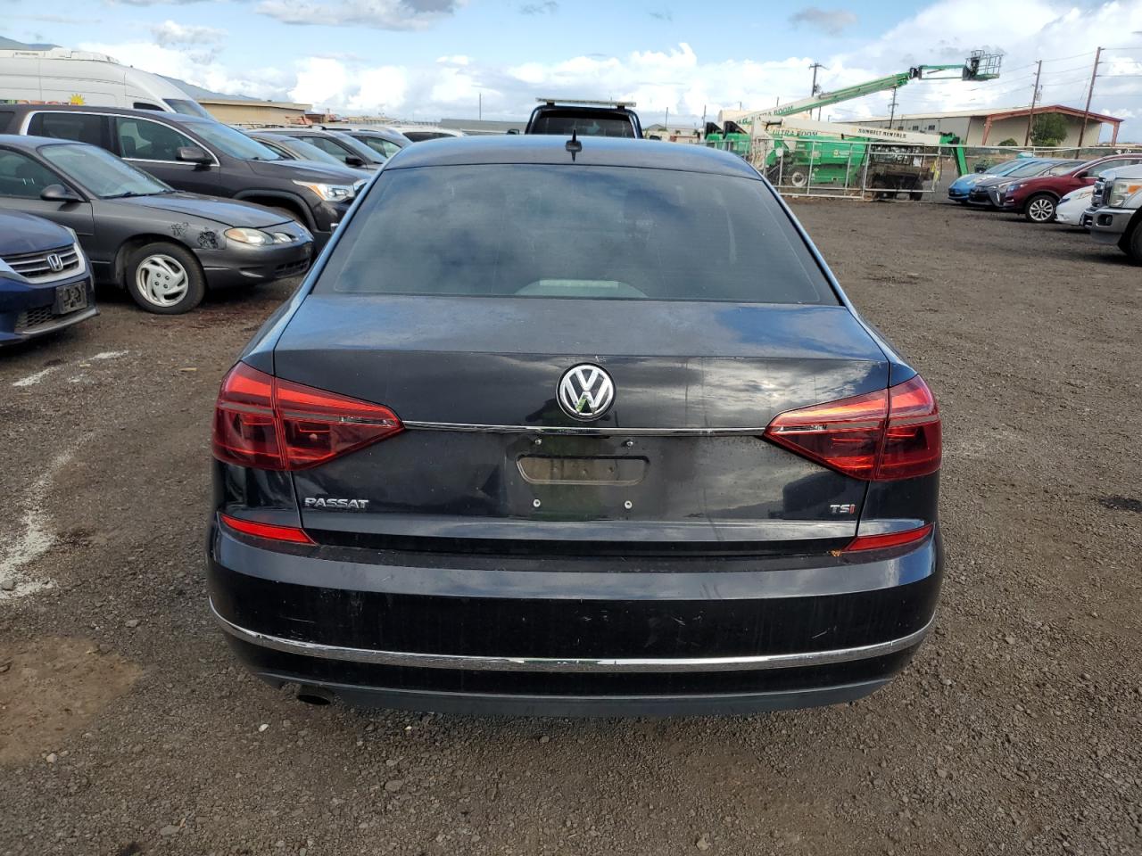 2017 Volkswagen Passat - Image 6