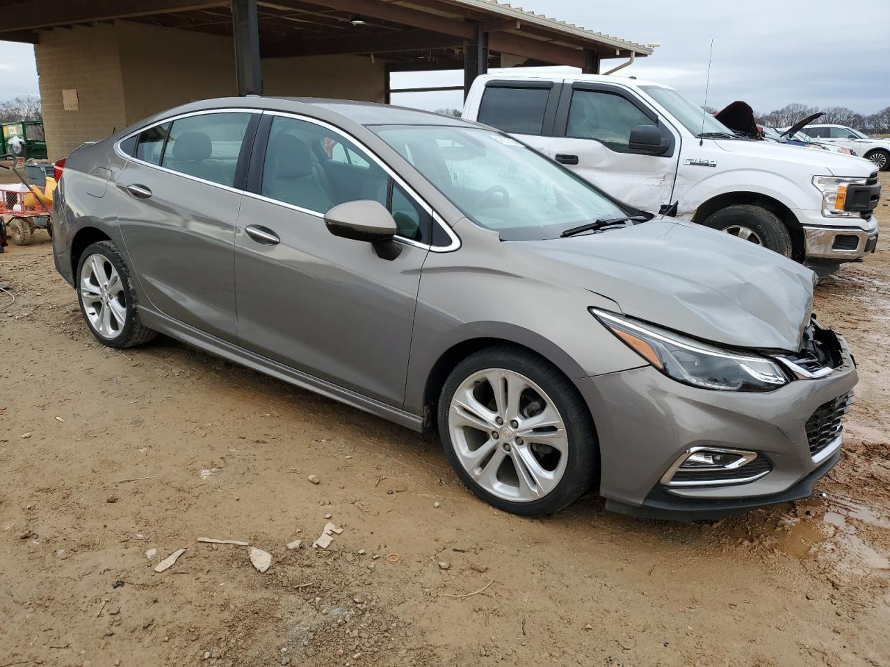 2017 Chevrolet Cruze - Image 4