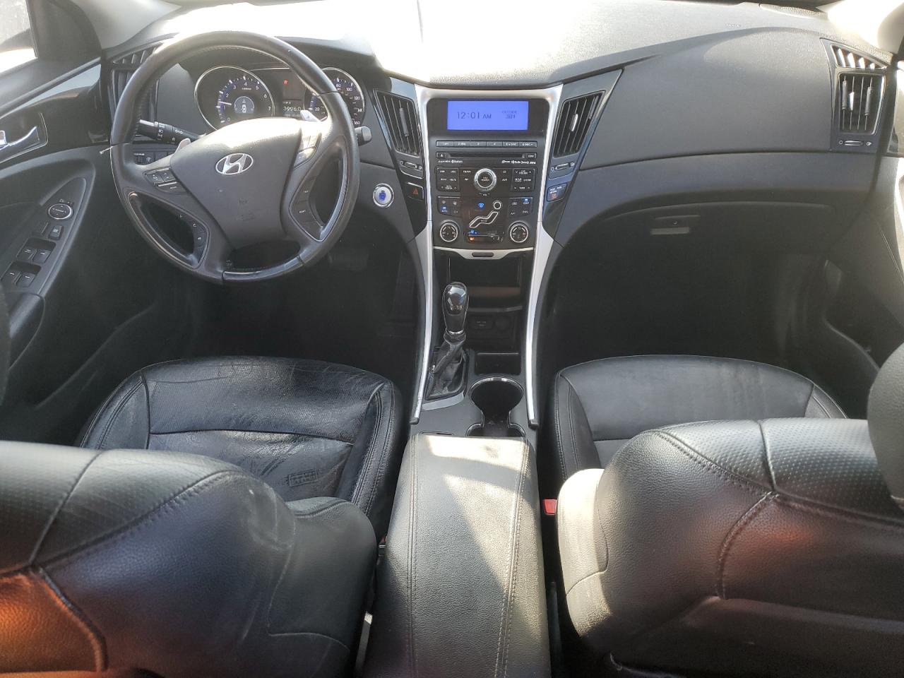 2011 Hyundai Sonata - Image 8