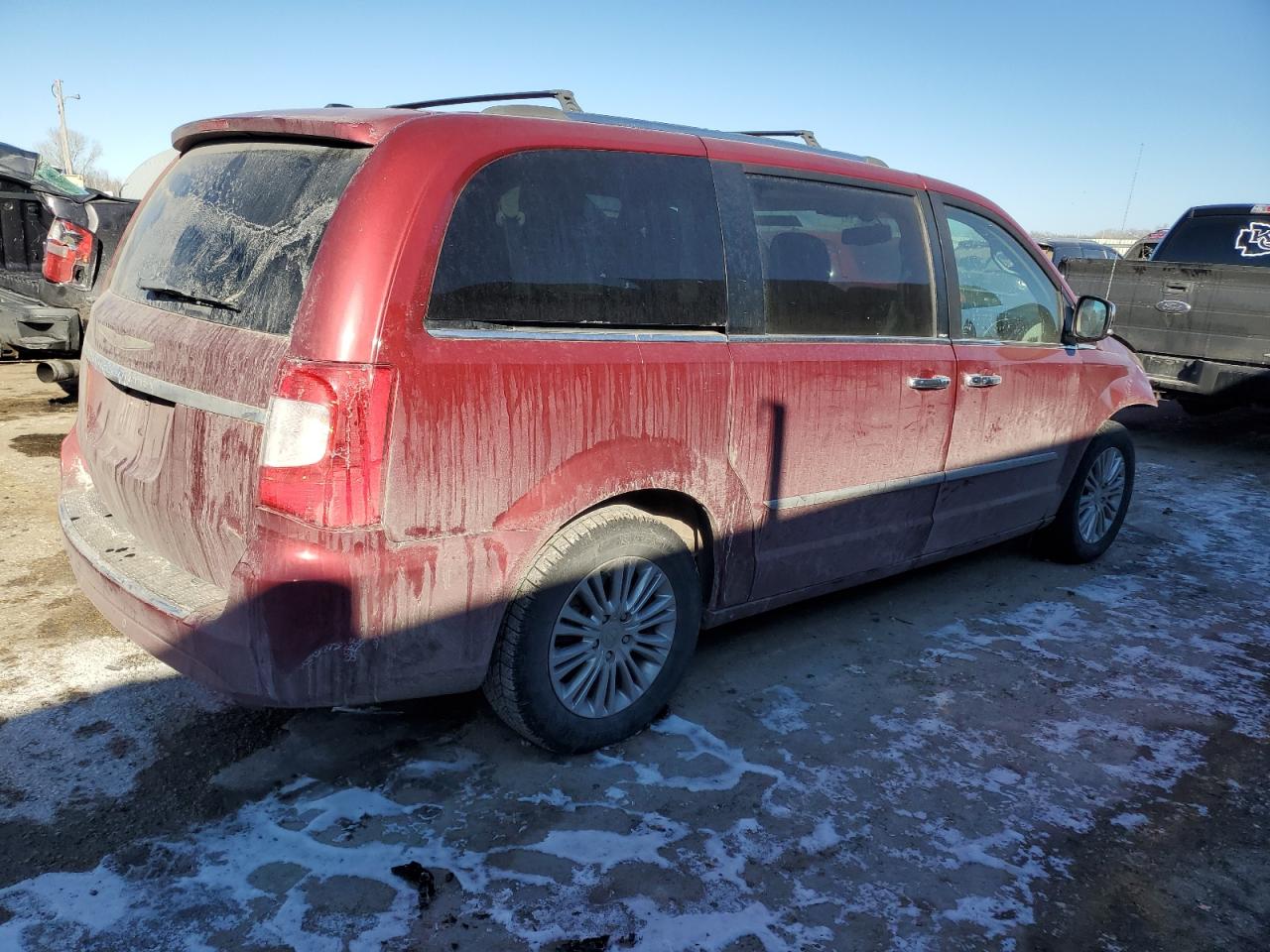 2014 Chrysler Town & Country - Image 3