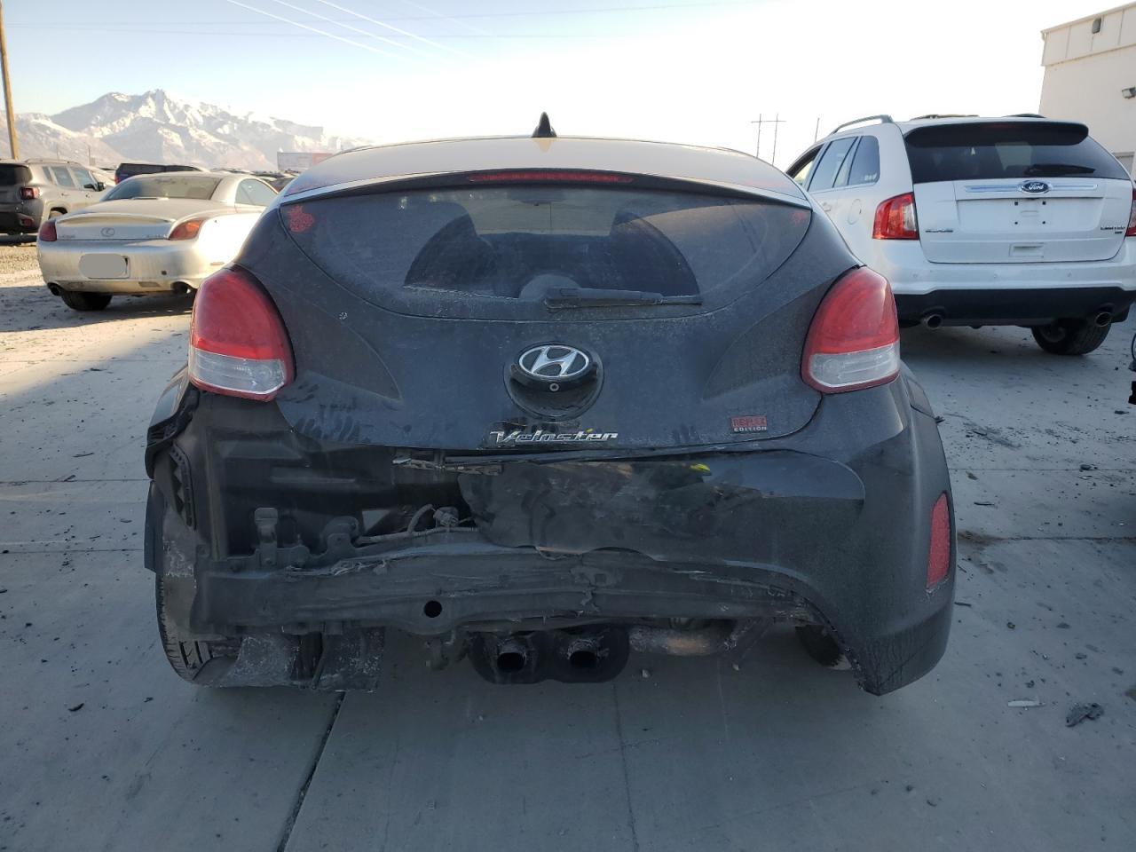 2015 Hyundai Veloster - Image 6