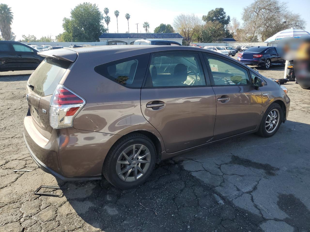 2015 Toyota Prius - Image 3