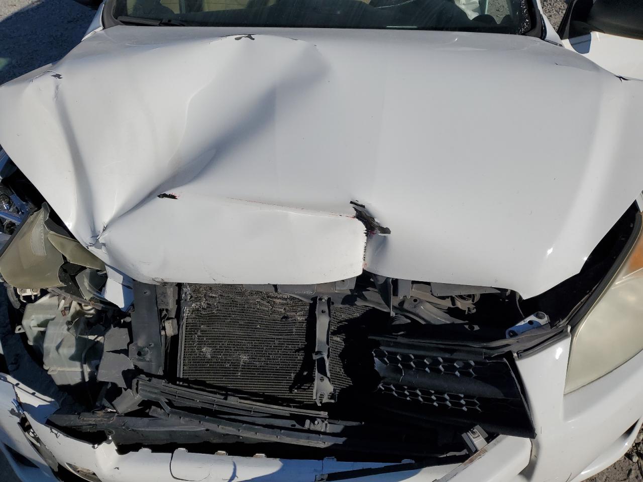 2010 Toyota RAV 4 - Image 11