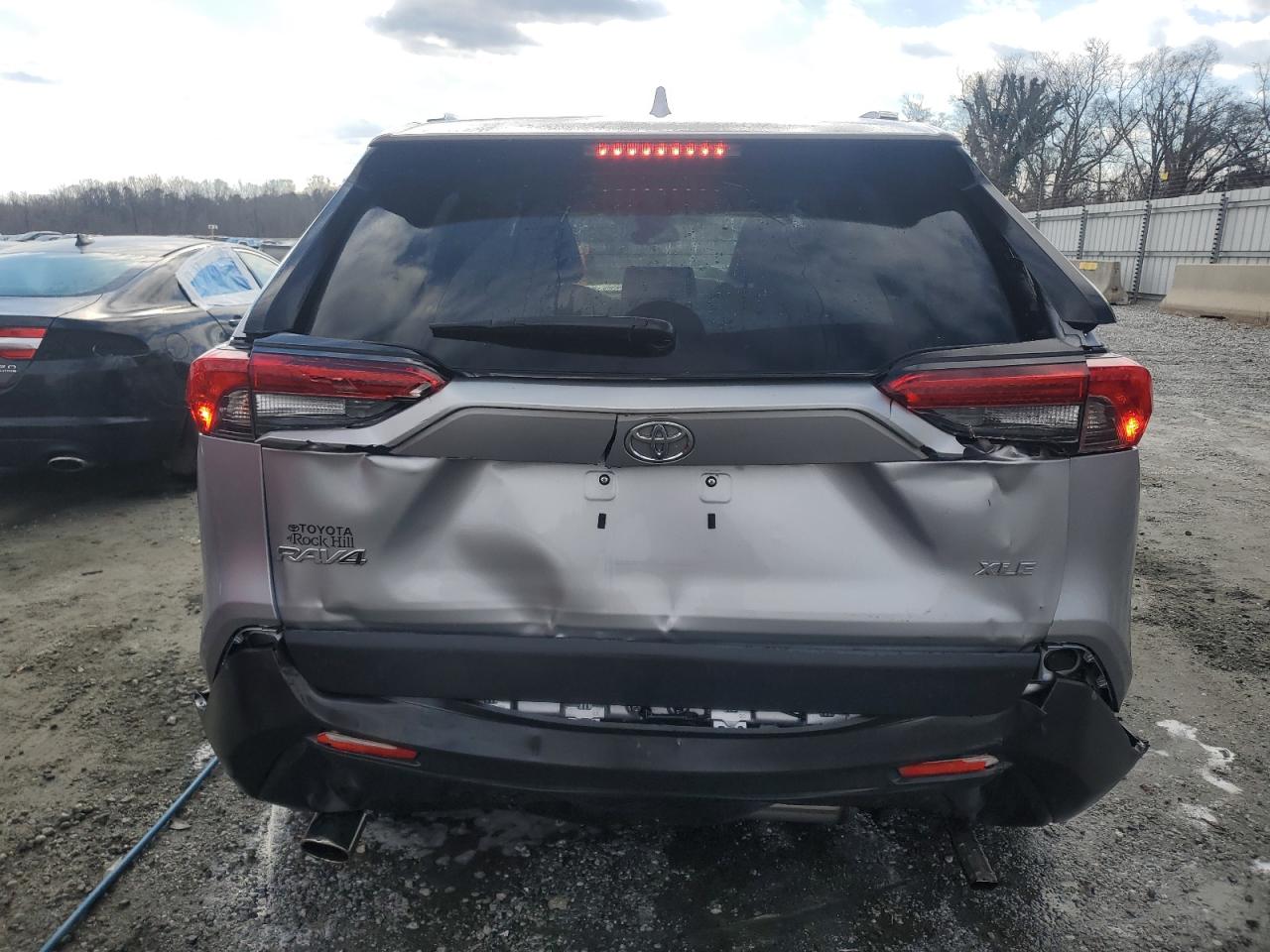 2019 Toyota RAV 4 - Image 6