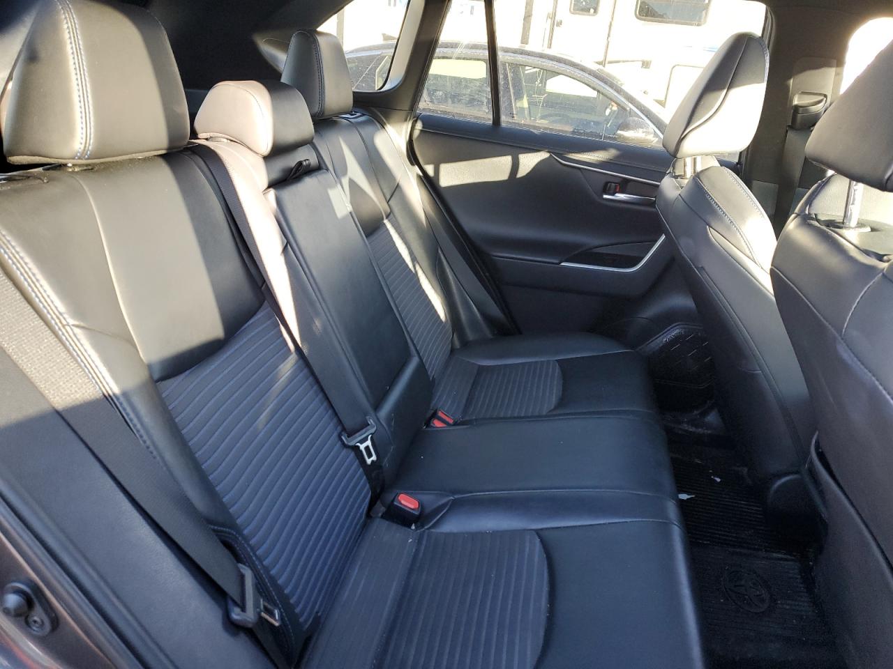 2020 Toyota RAV 4 - Image 11