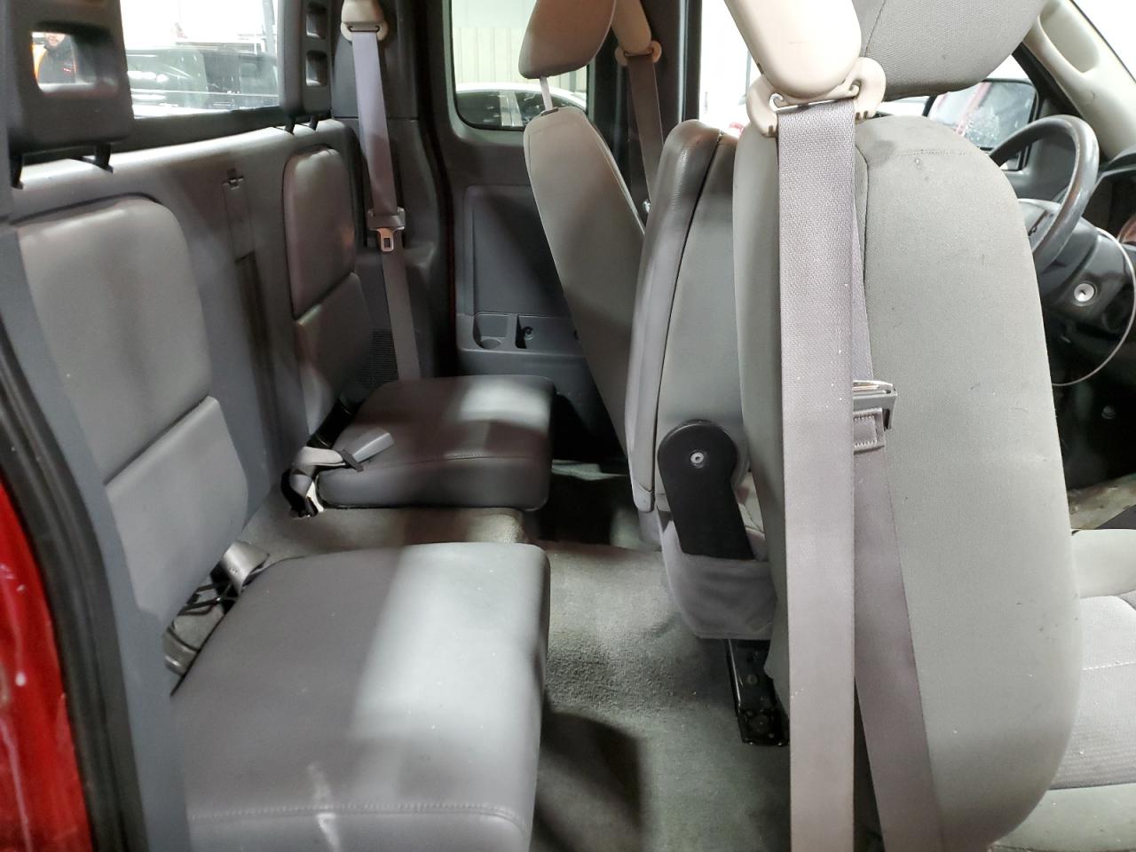 2006 Dodge Dakota - Image 10