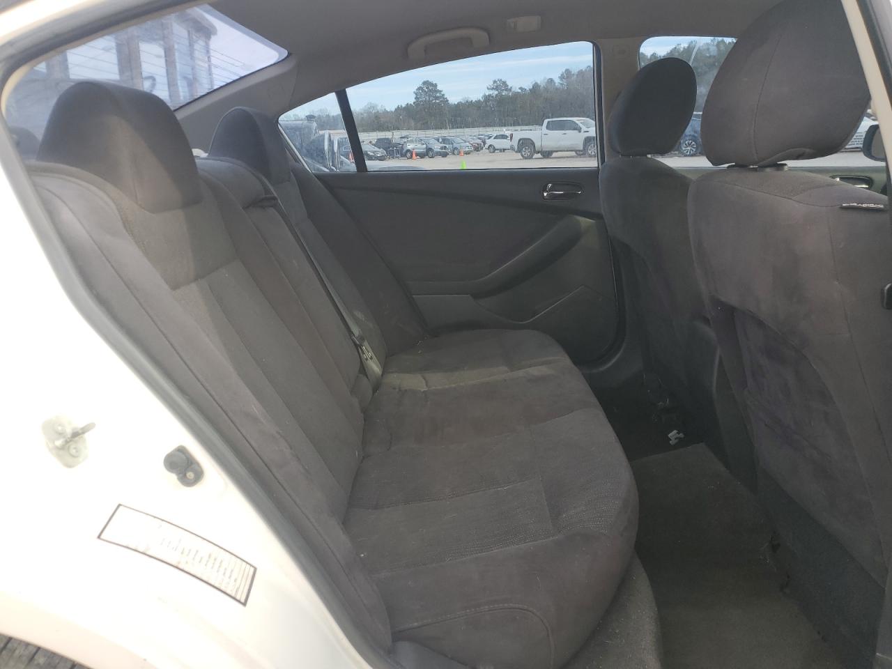 2011 Nissan Altima - Image 10