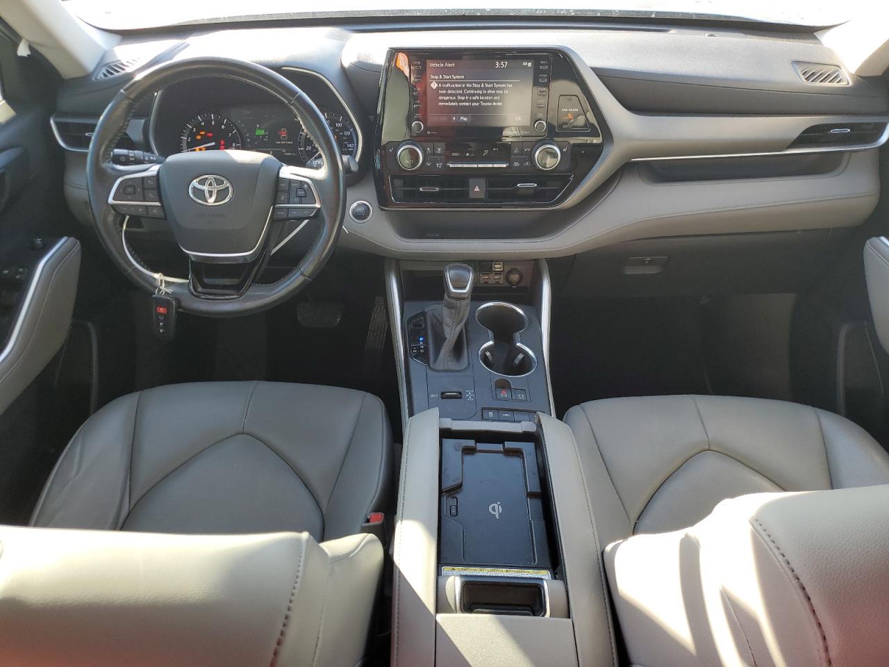 2020 Toyota Highlander - Image 8
