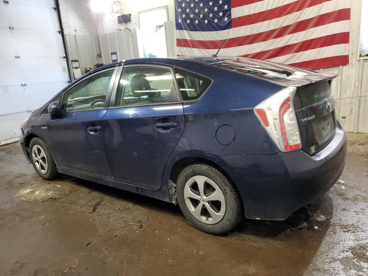 2014 Toyota Prius - Image 2