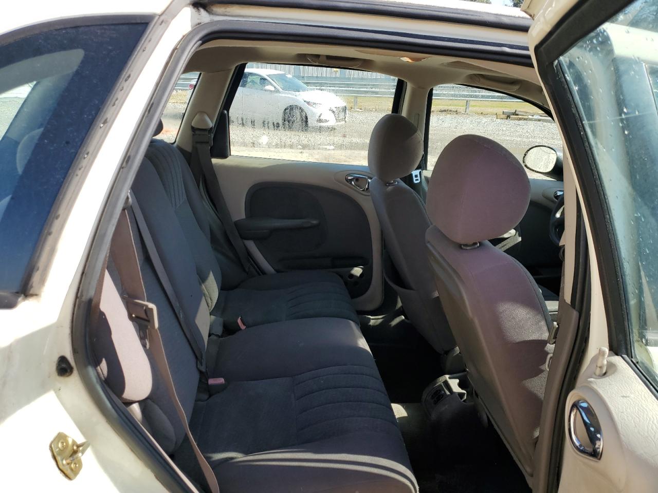 2005 Chrysler PT Cruiser - Image 10
