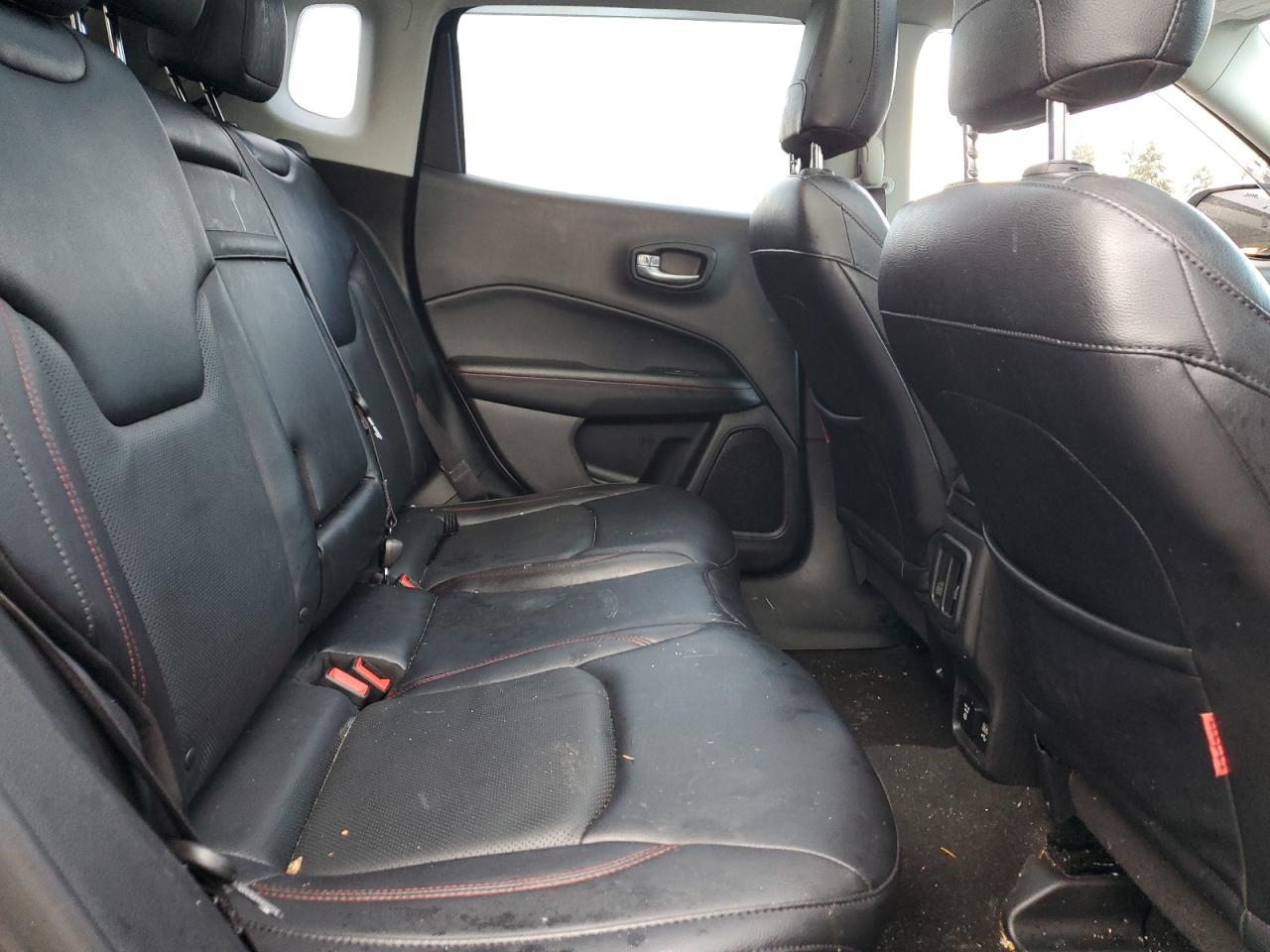 2017 Jeep Compass - Image 11