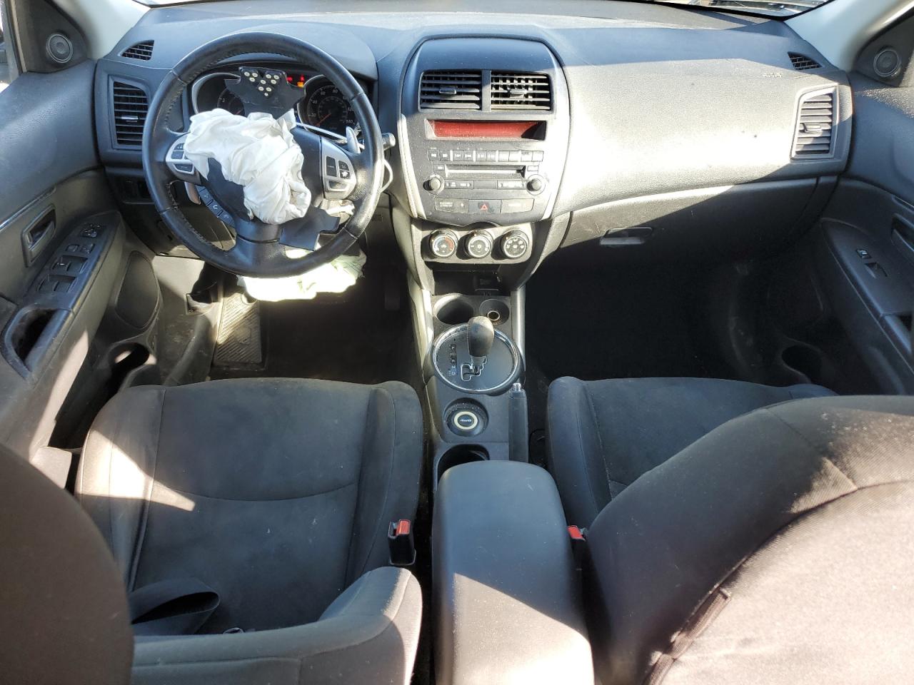 2013 Mitsubishi Outlander - Image 8