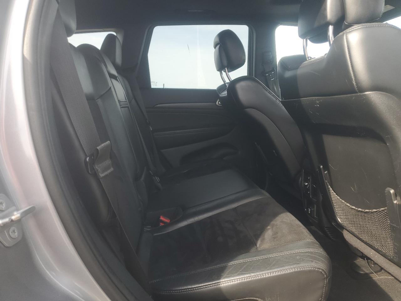 2015 Jeep Grand Cherokee - Image 11