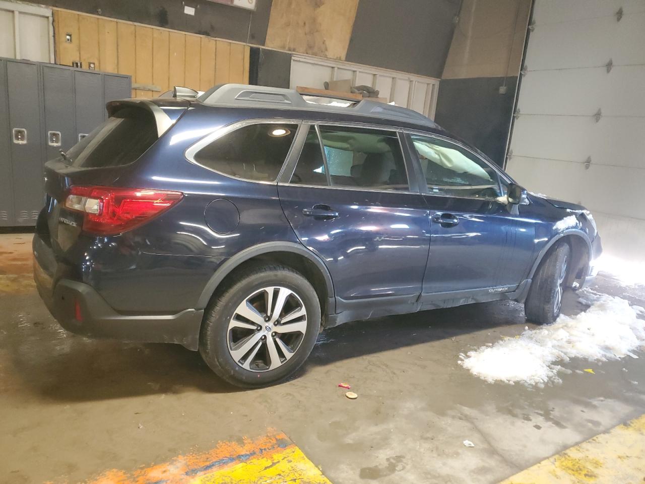 2018 Subaru Outback - Image 3