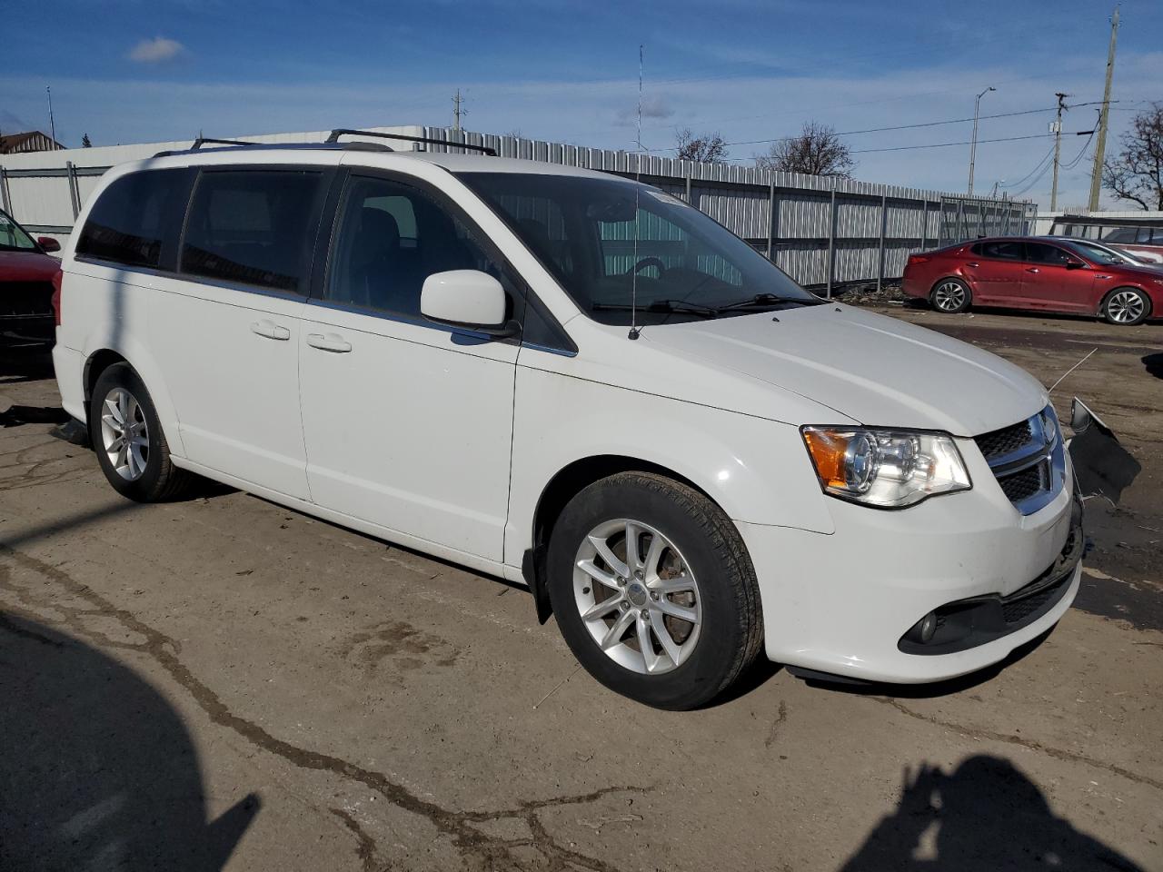 2018 Dodge Caravan - Image 4
