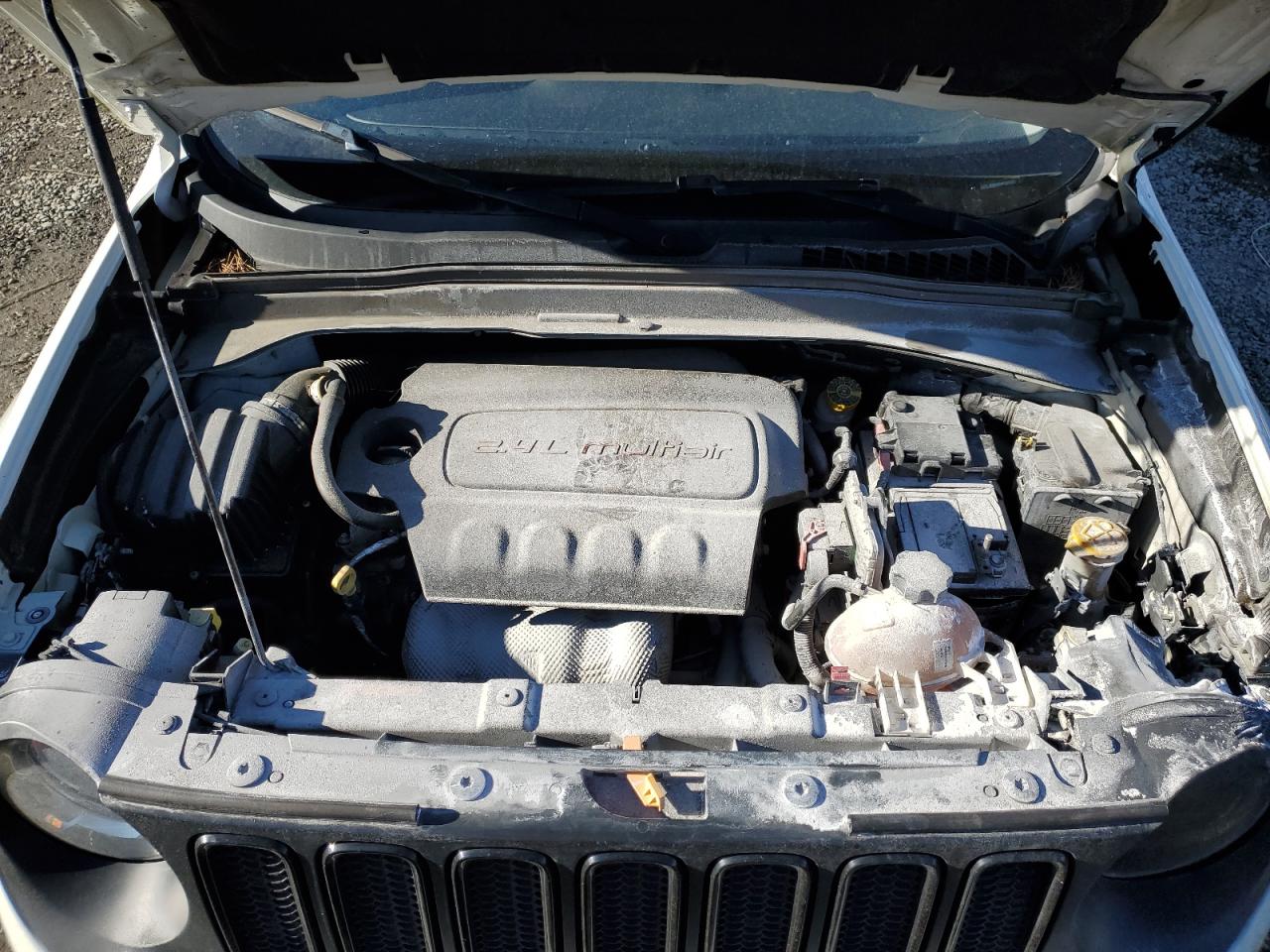 2017 Jeep Renegade - Image 12