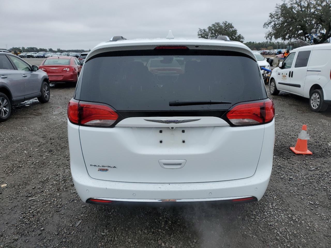 2020 Chrysler Pacifica - Image 6