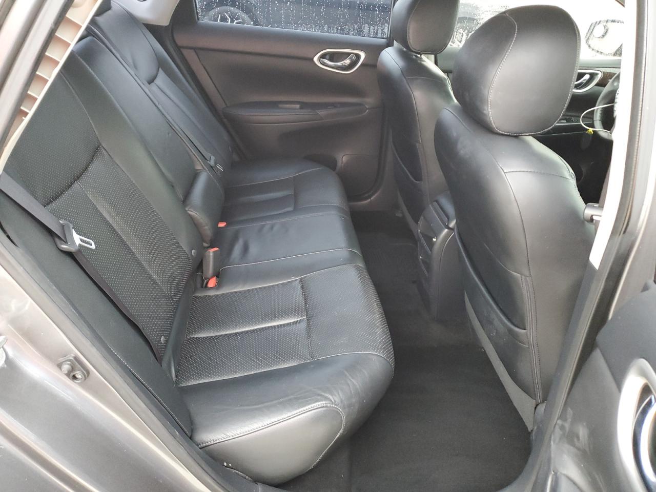 2015 Nissan Sentra - Image 10