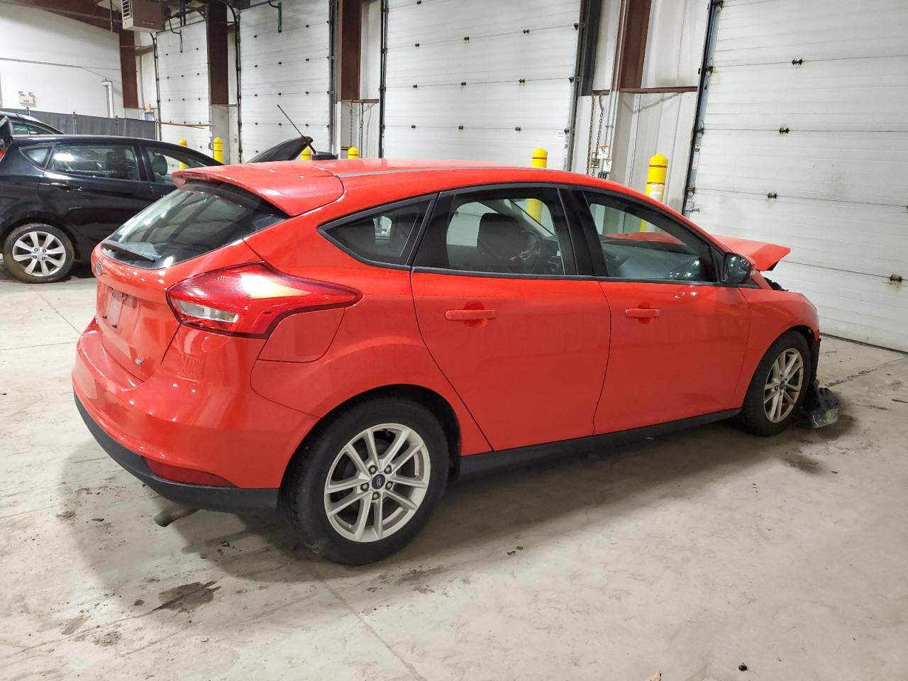 VIN 1FADP3K2XGL367533 2016 FORD FOCUS no.3