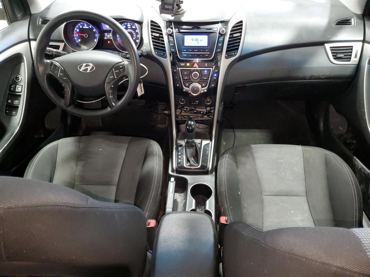 2016 Hyundai Elantra - Image 8