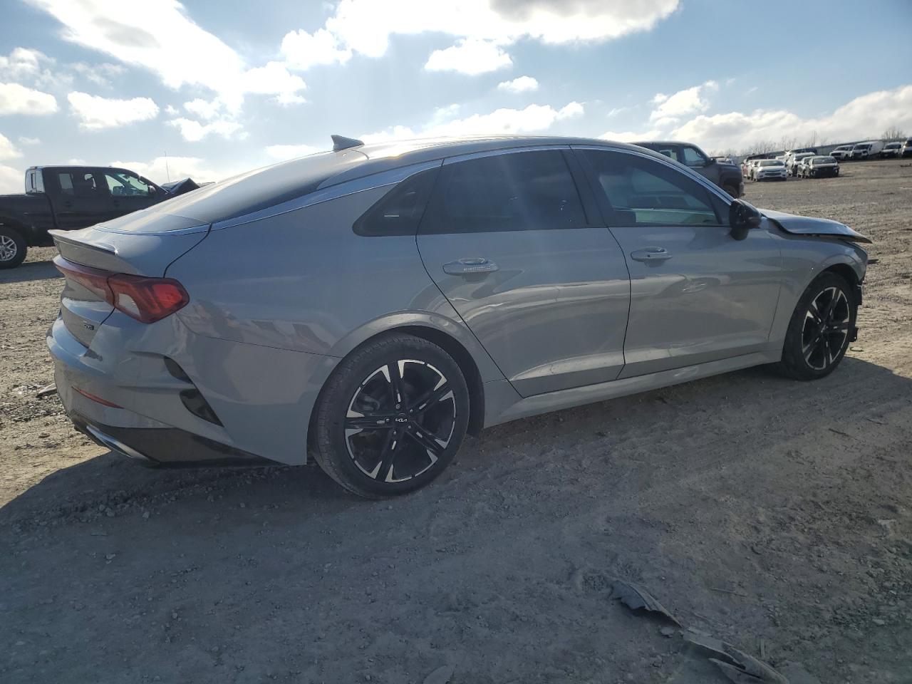 2022 Kia K5 - Image 3