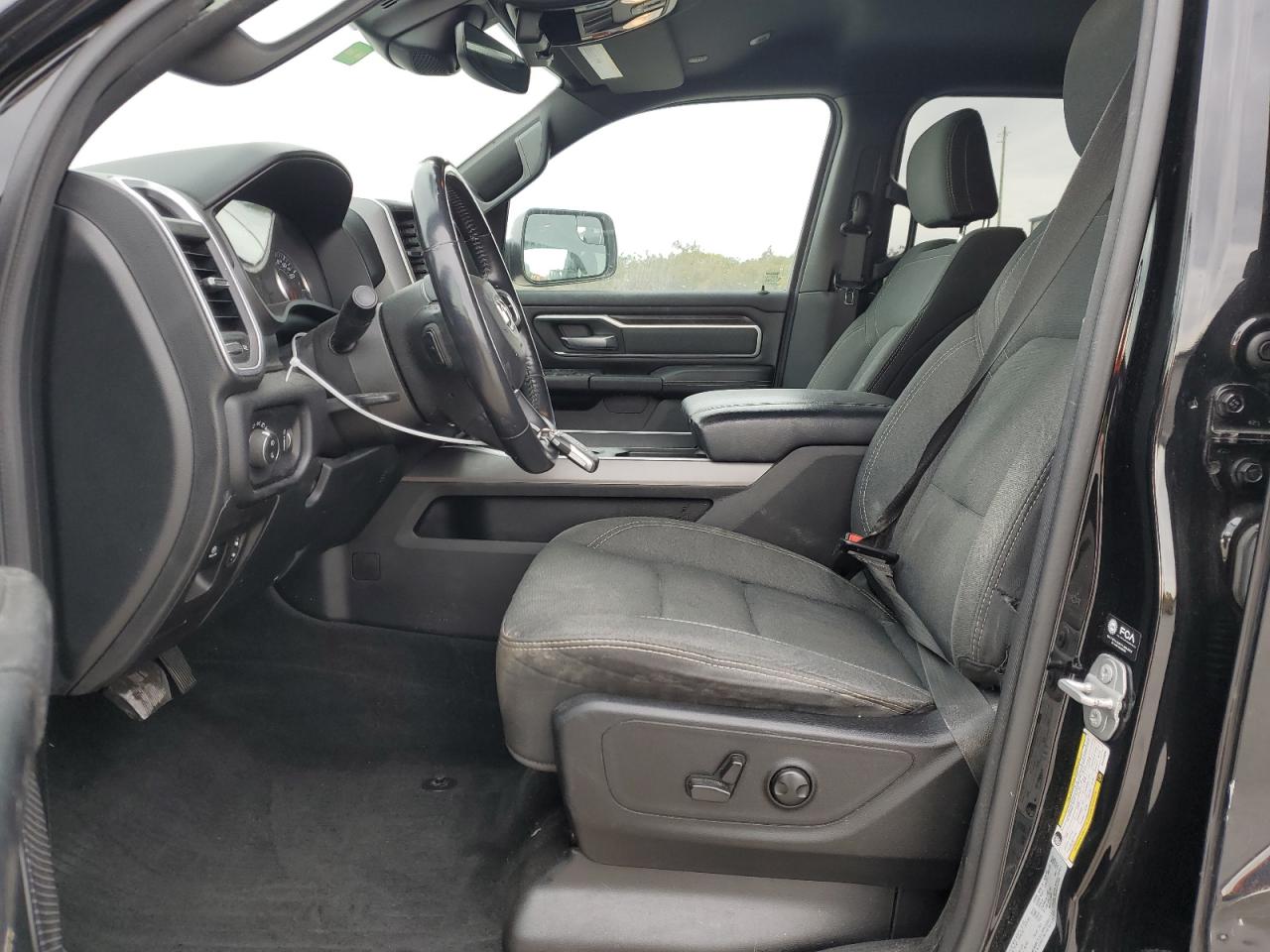 2022 RAM 1500 - Image 7