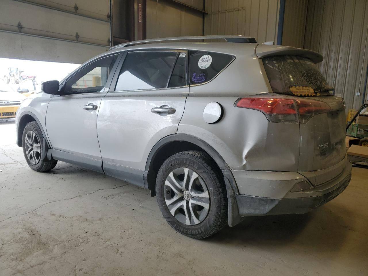 2017 Toyota RAV 4 - Image 2