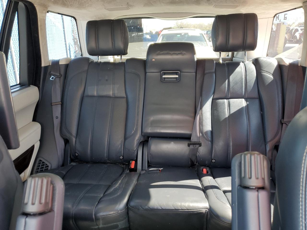 2016 Land Rover Range Rover - Image 10